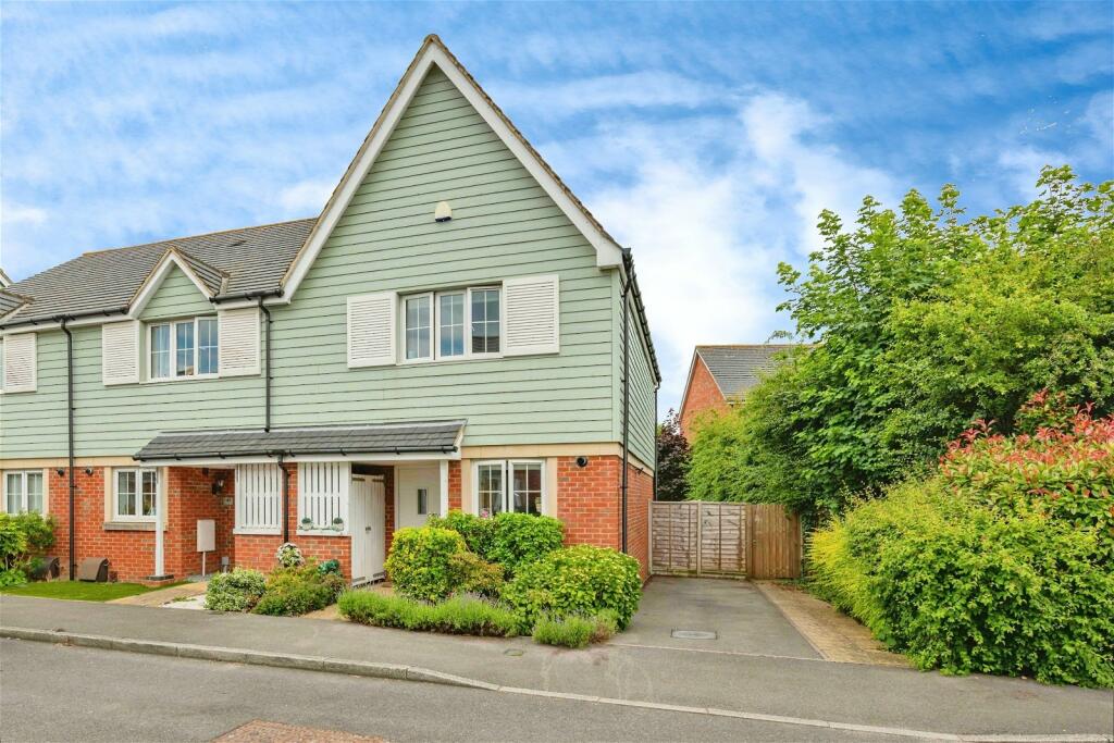 3 bedroom end of terrace house for sale in Bedford Drive, Titchfield