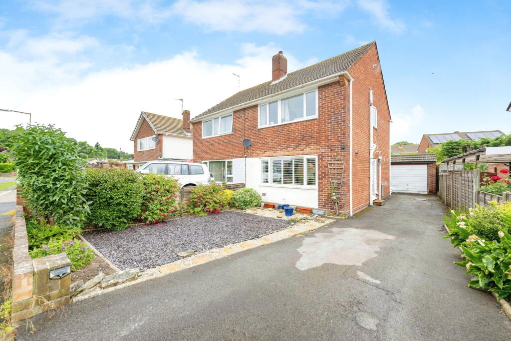 Main image of property: Beaufort Avenue, Fareham, Hampshire, PO16 7PE