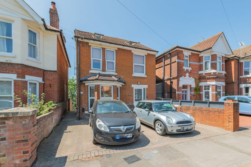 Main image of property: 10 St. Catherines Road, Southampton, SO18 1LJ
