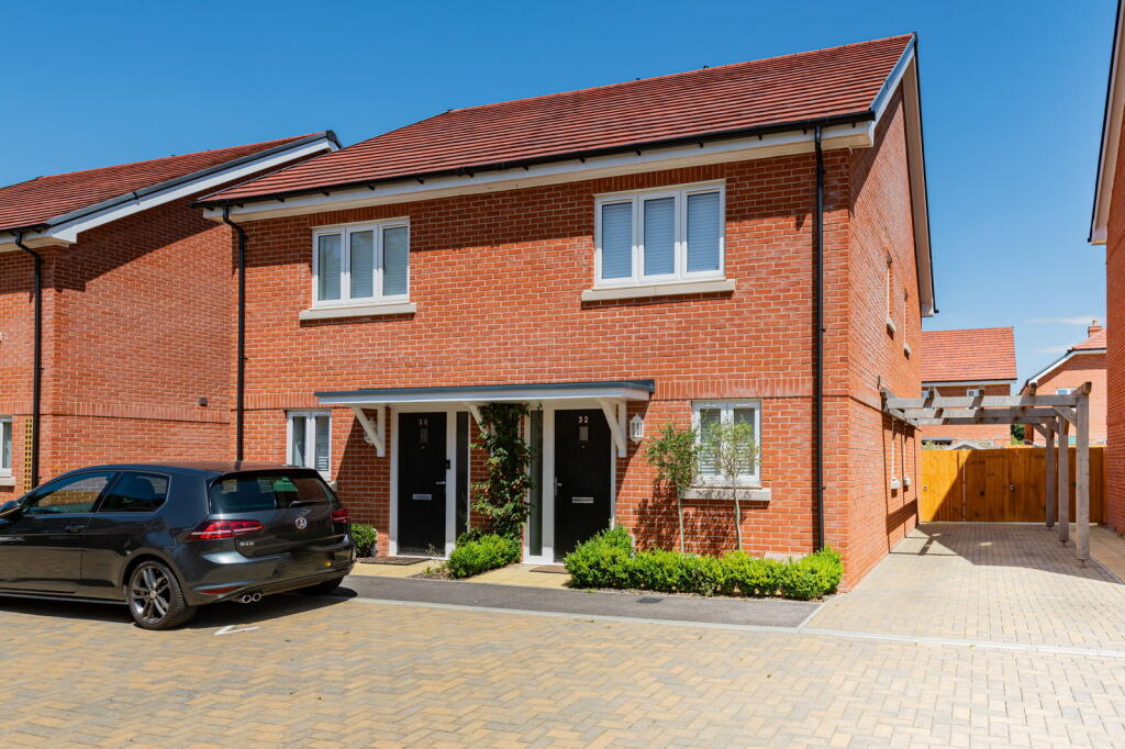 Main image of property: Netley Abbey, Southampton, SO31
