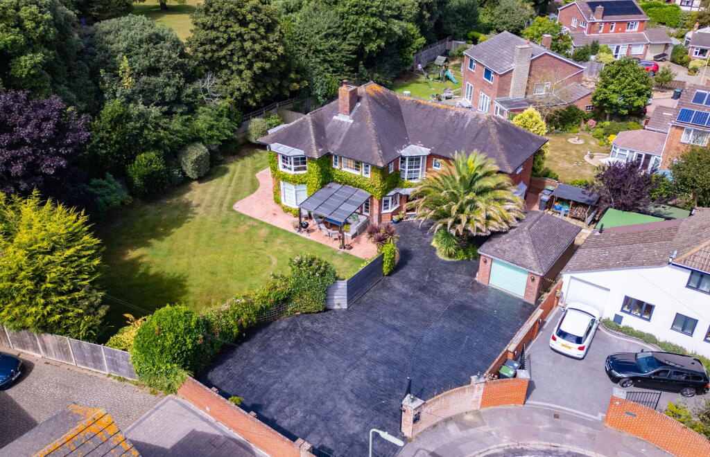 Main image of property: Windbrake House, Palmerston Way, Alverstoke, Gosport, Hampshire, PO12 2LZ