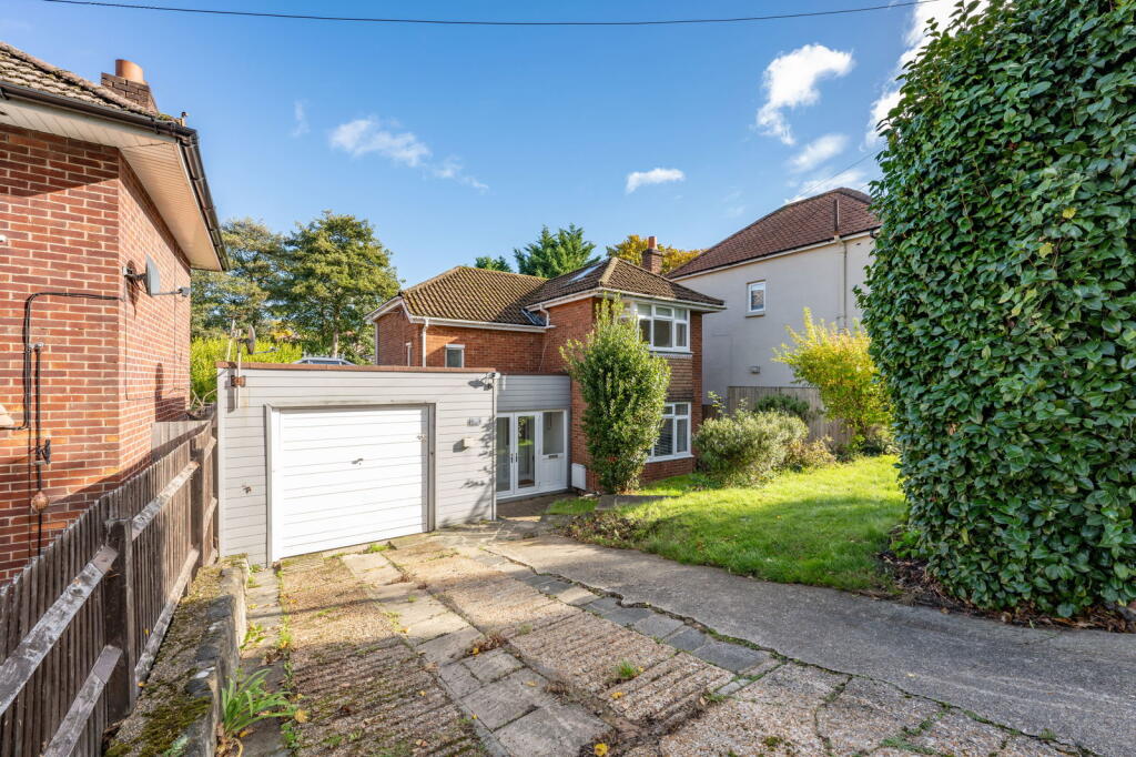 Main image of property: Copsewood Road, Southampton, SO18 1QU