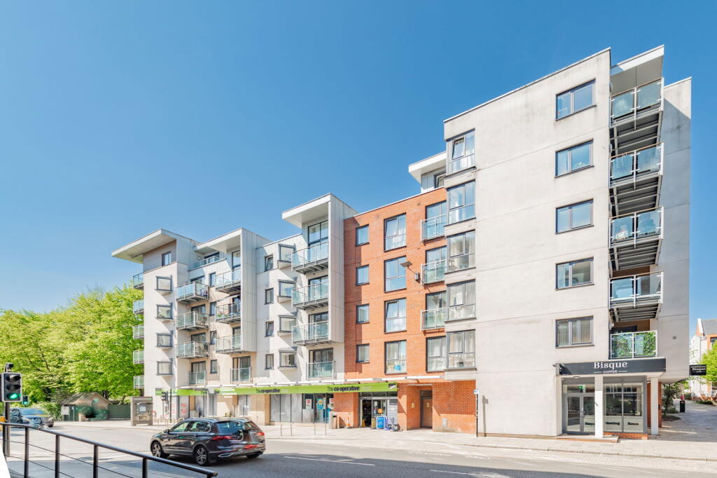 Main image of property: Castle Place, 117 High Street, Southampton, SO14 2EA