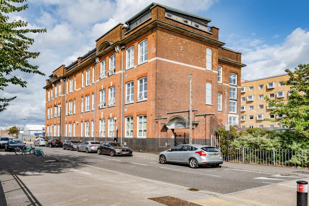 Main image of property: Andersons Road, Southampton, SO14