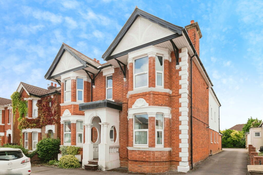 Main image of property: Portsmouth Road, Woolston, Southampton, SO19
