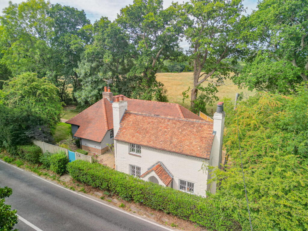 Main image of property: Winchester Road, Waltham Chase, Southampton, SO32