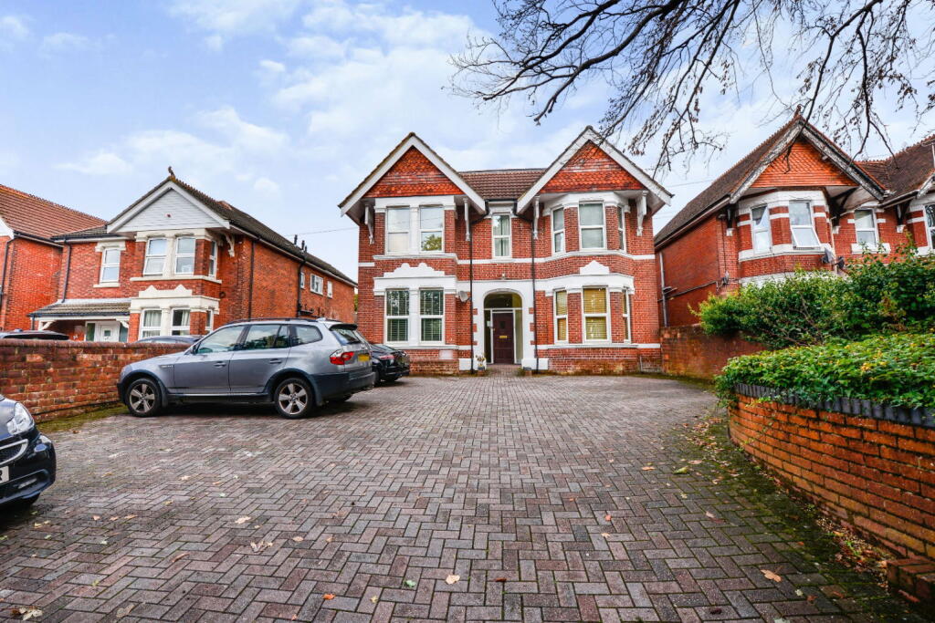 Main image of property: Portsmouth Road, Woolston, Southampton, SO19