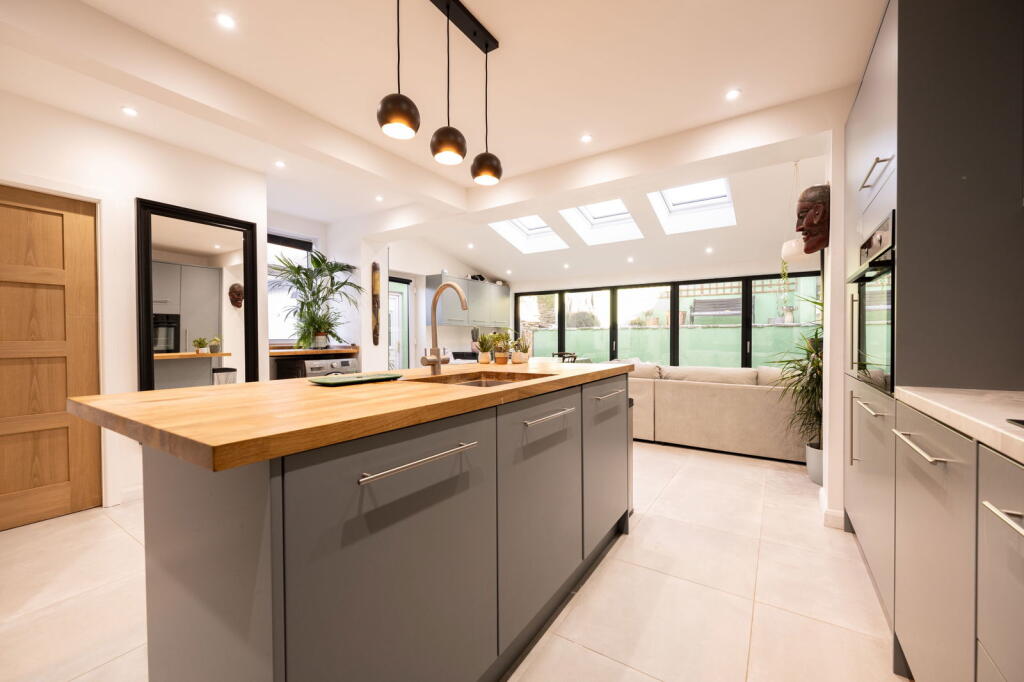 Main image of property: Dell Road, Bitterne Park, Southampton, SO18