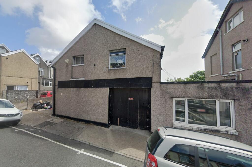 Main image of property: 39 Westbury Street, Swansea, SA1 4JW