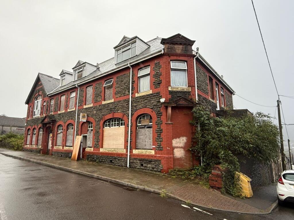 Main image of property: Aberaman Hotel, Jubilee Road, Aberaman, Aberdare, CF44 6EW