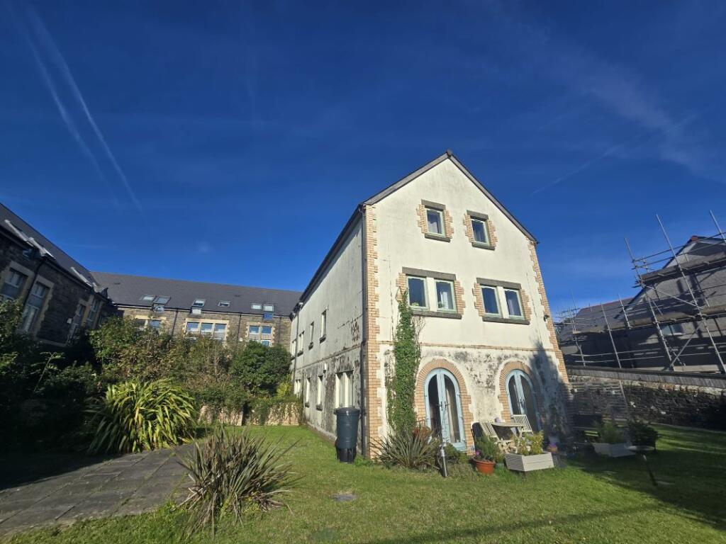 Main image of property: Apartment 11 The Old School House, Tredegar Avenue, Llanharan, Pontyclun, CF72 9BW