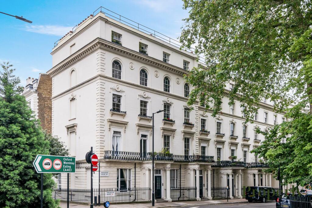Studio flat for rent in Porchester Square, London, W2