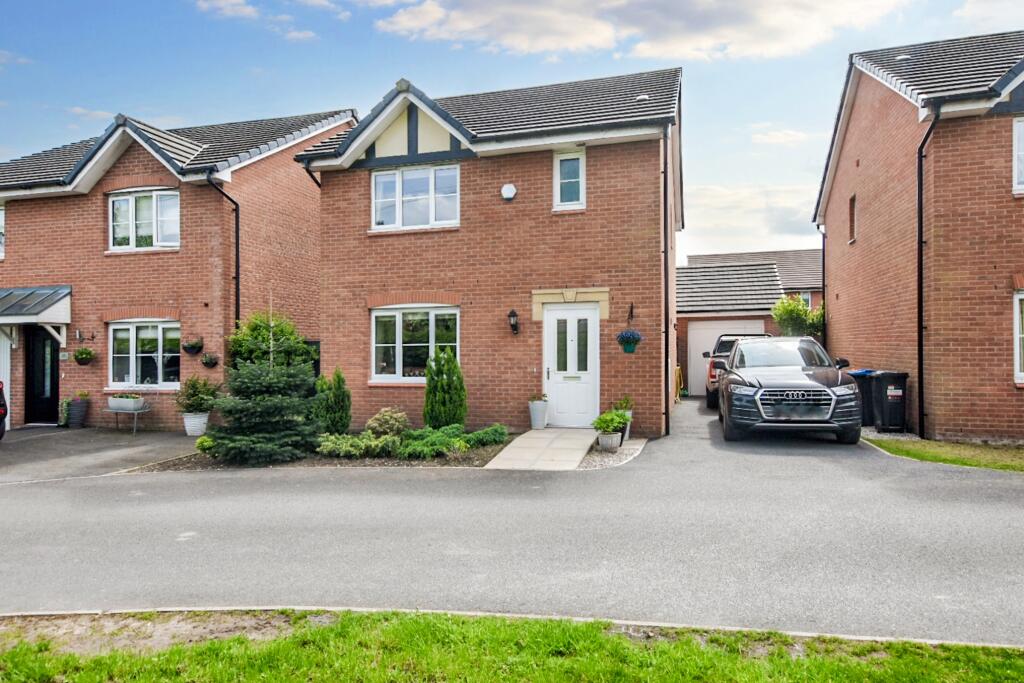 3 bedroom detached house for sale in Foxglove Way, Rudheath, Northwich, CW9