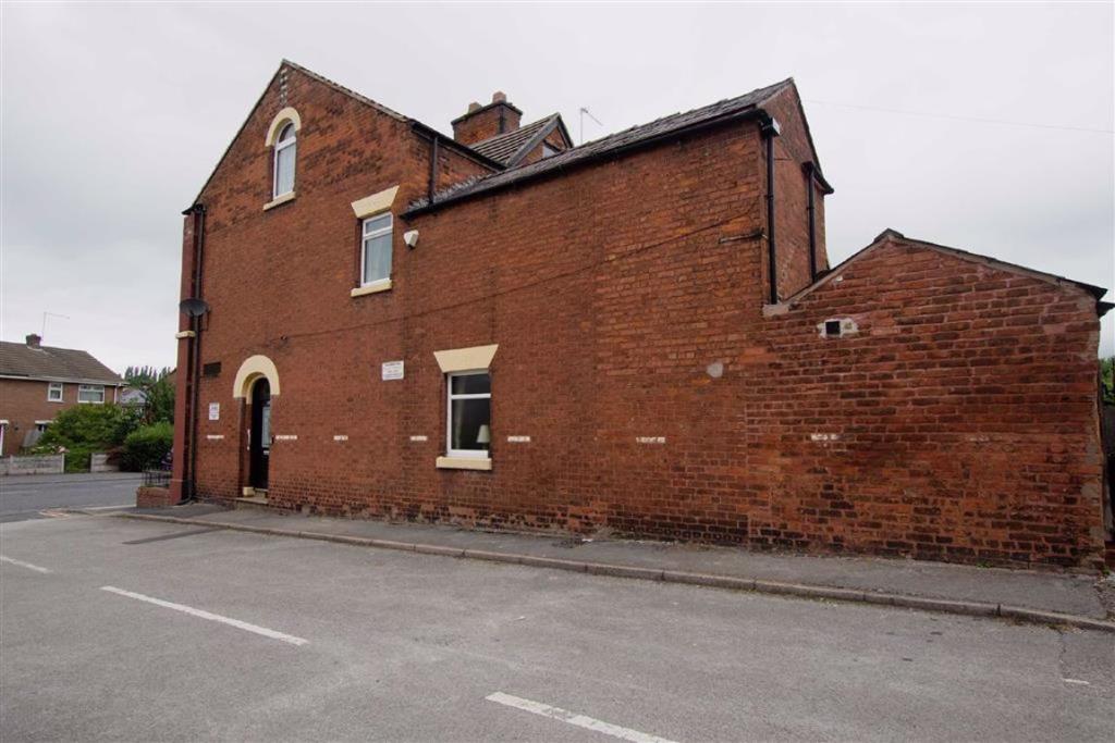 4 bedroom house for sale in London Road, Northwich, Cheshire, CW9