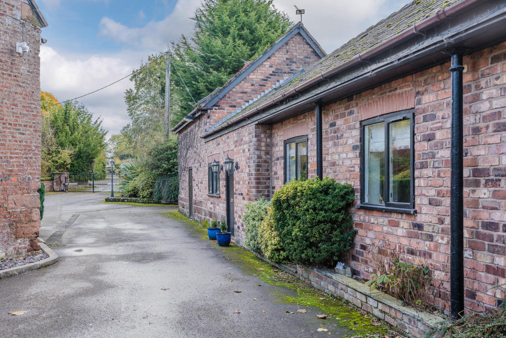 4 bedroom barn conversion for sale in Dairy Cottage, Firs Lane