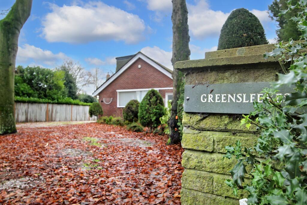 5 bedroom detached bungalow for sale in a Ackers Road, Stockton Heath