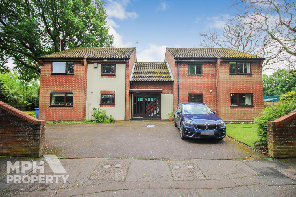 Main image of property: Plantsman Close, Norwich, NR2