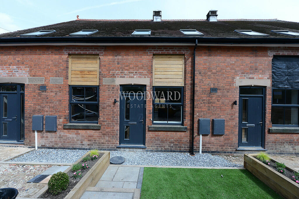 3 bedroom town house for sale in Furnace Lane, Loscoe, DE75