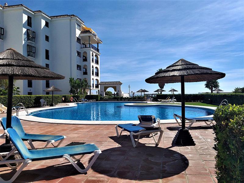 2 bedroom flat for sale in Andalucia, Malaga, La Duquesa, Spain