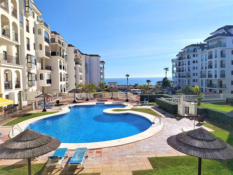 2 bedroom flat for sale in Andalucia, Malaga, La Duquesa, Spain