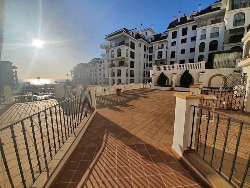 2 bedroom flat for sale in Andalucia, Malaga, La Duquesa, Spain