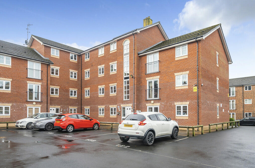 2 bedroom apartment for sale in Lawnhurst Avenue, Wythenshawe