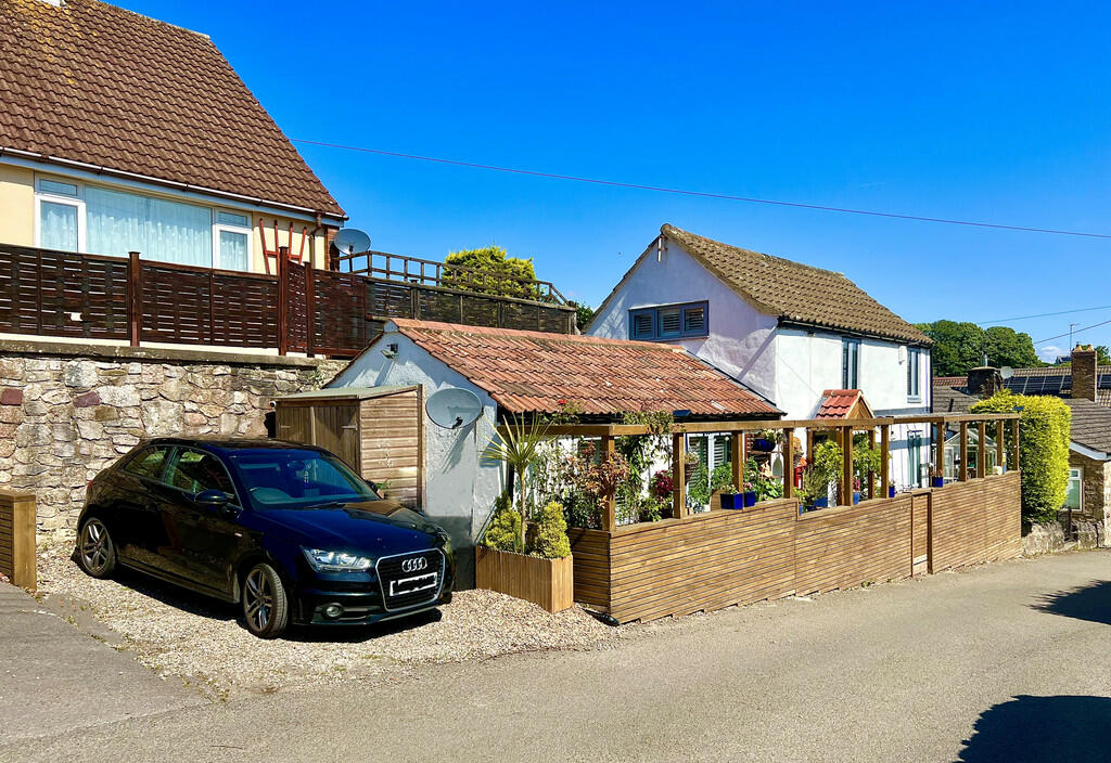 2 bedroom cottage for sale in Felton Street, Felton, BS40