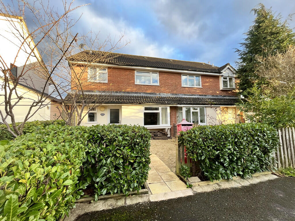 2 bedroom terraced house for sale in The Glebe, Wrington, BS40