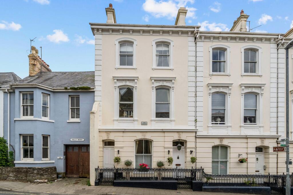 Main image of property: Fore Street, Kingsbridge