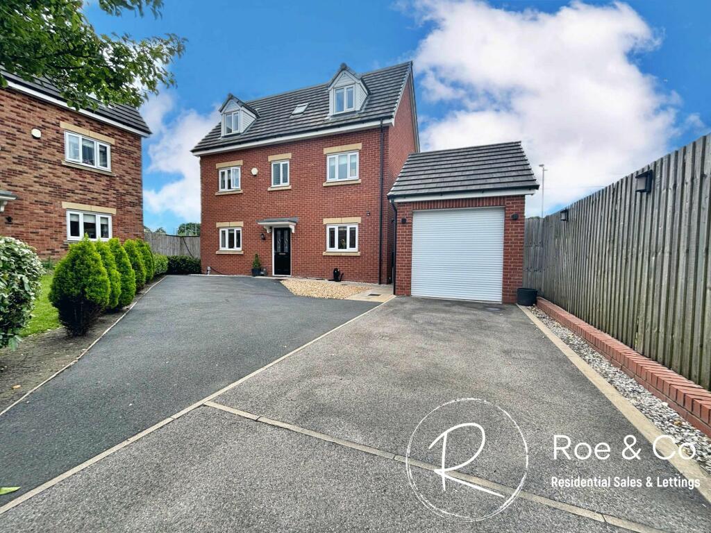 4 bedroom detached house for sale in Junction Close, Blackrod, BL6