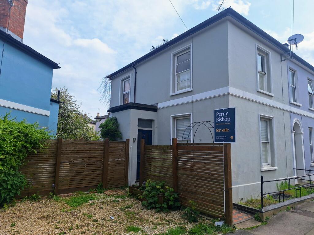 2 bedroom end of terrace house for sale in Dunalley Parade, Cheltenham, Gloucestershire, GL50