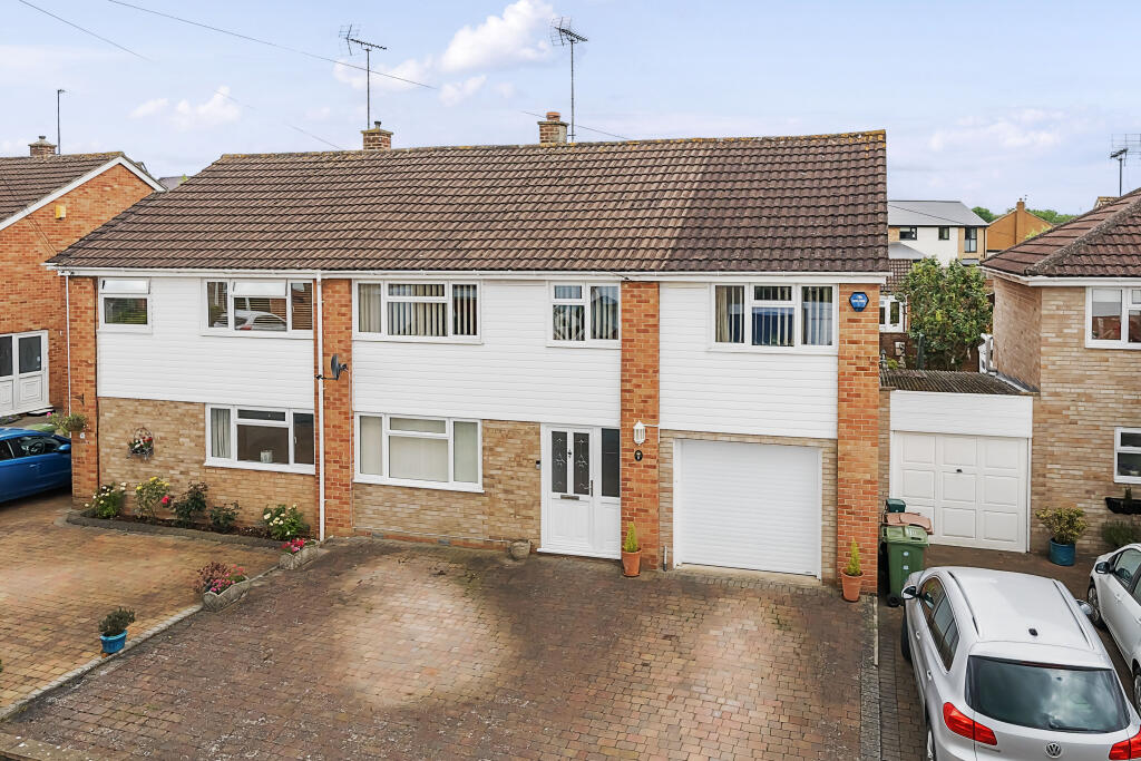 4 bedroom semidetached house for sale in Lime Close, Prestbury