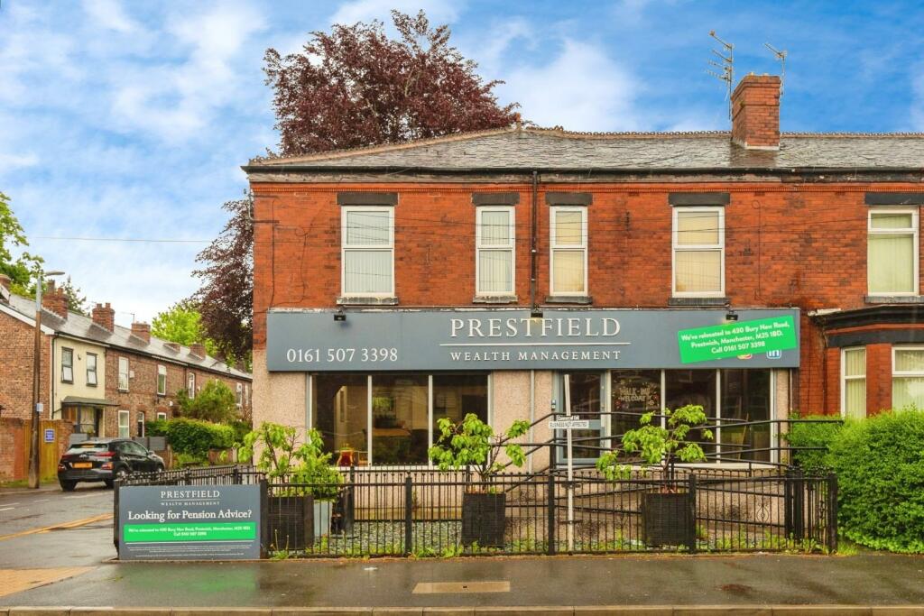 Commercial property for rent in Folly Lane, Swinton, M27