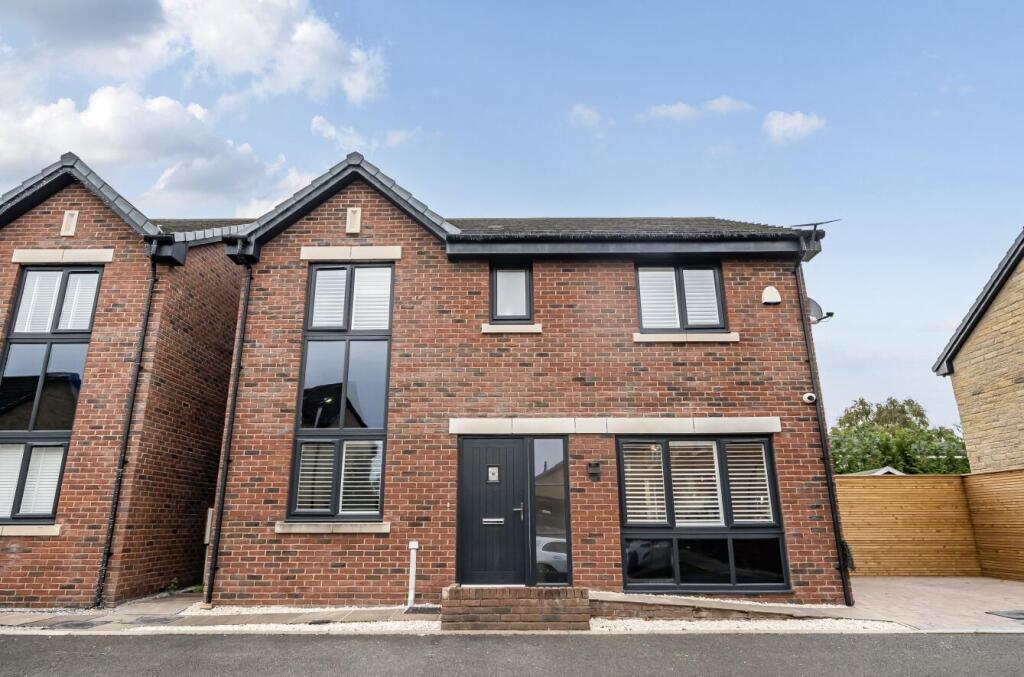 Main image of property: Oak Lea Gardens, Worsley