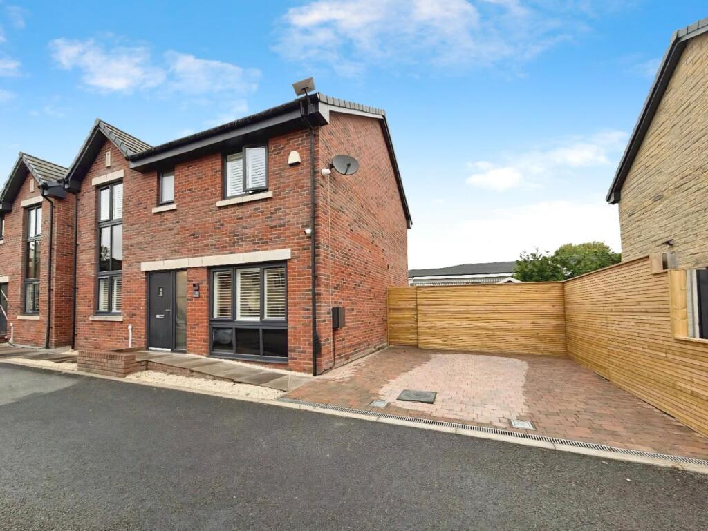 Main image of property: Oak Lea Gardens, Worsley