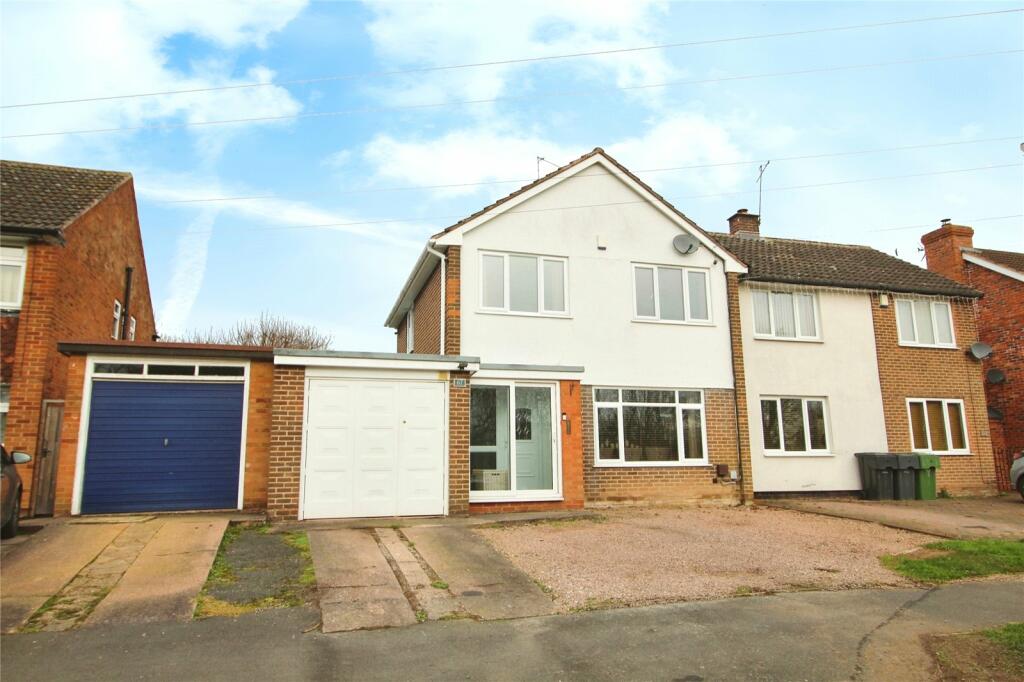 3 bedroom semidetached house for sale in Fordhouse Road, Bromsgrove, Worcestershire, B60