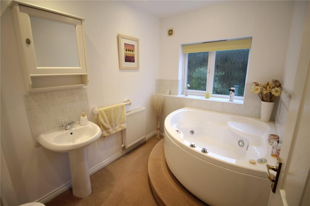 Additional property image - Valencia Road, Bromsgrove, Worcestershire, B60