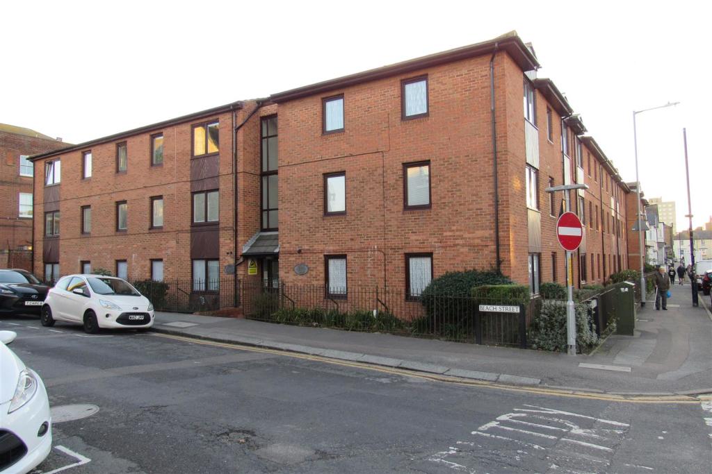 1 bedroom retirement property for sale in Beach Street, Herne Bay, CT6