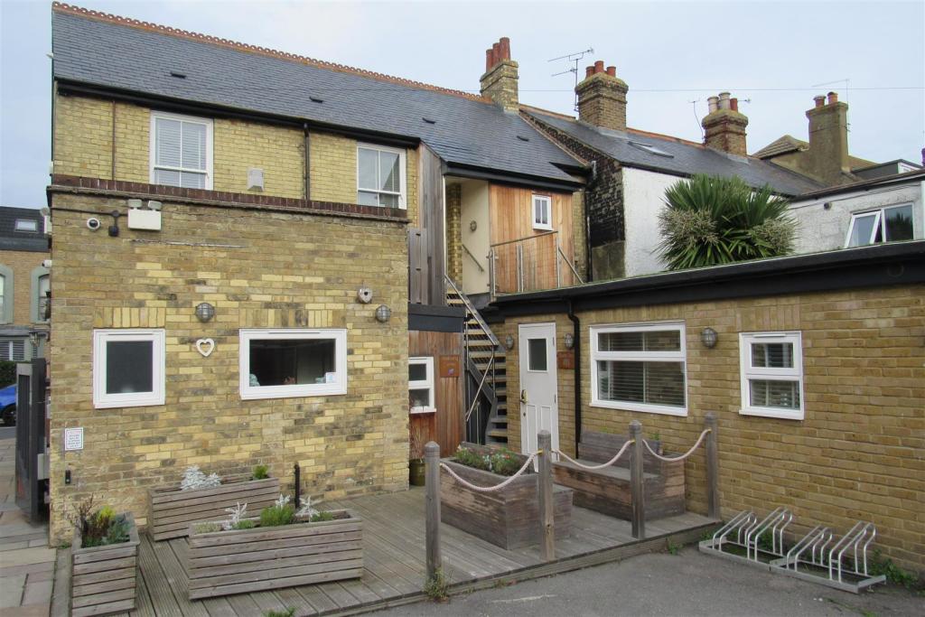 House for sale in Canterbury Road, Whitstable, CT5