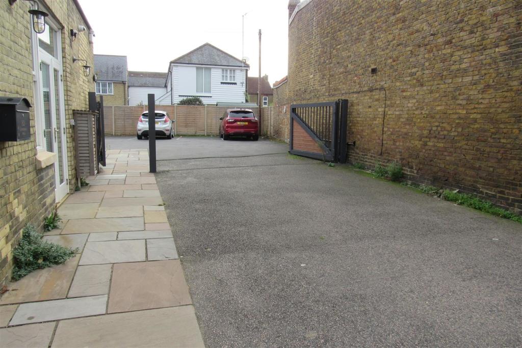 House for sale in Canterbury Road, Whitstable, CT5