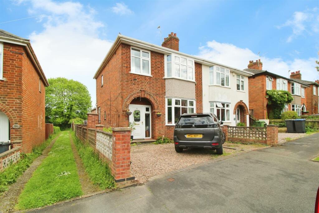 3 bedroom house for sale in Shenstone Avenue, Rugby, CV22
