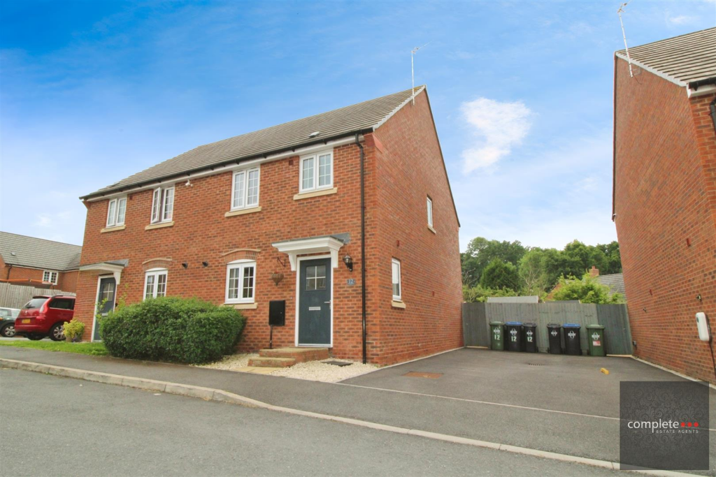 Main image of property: East Close, Cawston, Rugby