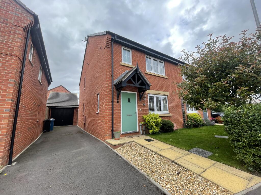 3 bedroom house for rent in Lister Avenue, Lichfield WS13 8GB, WS13