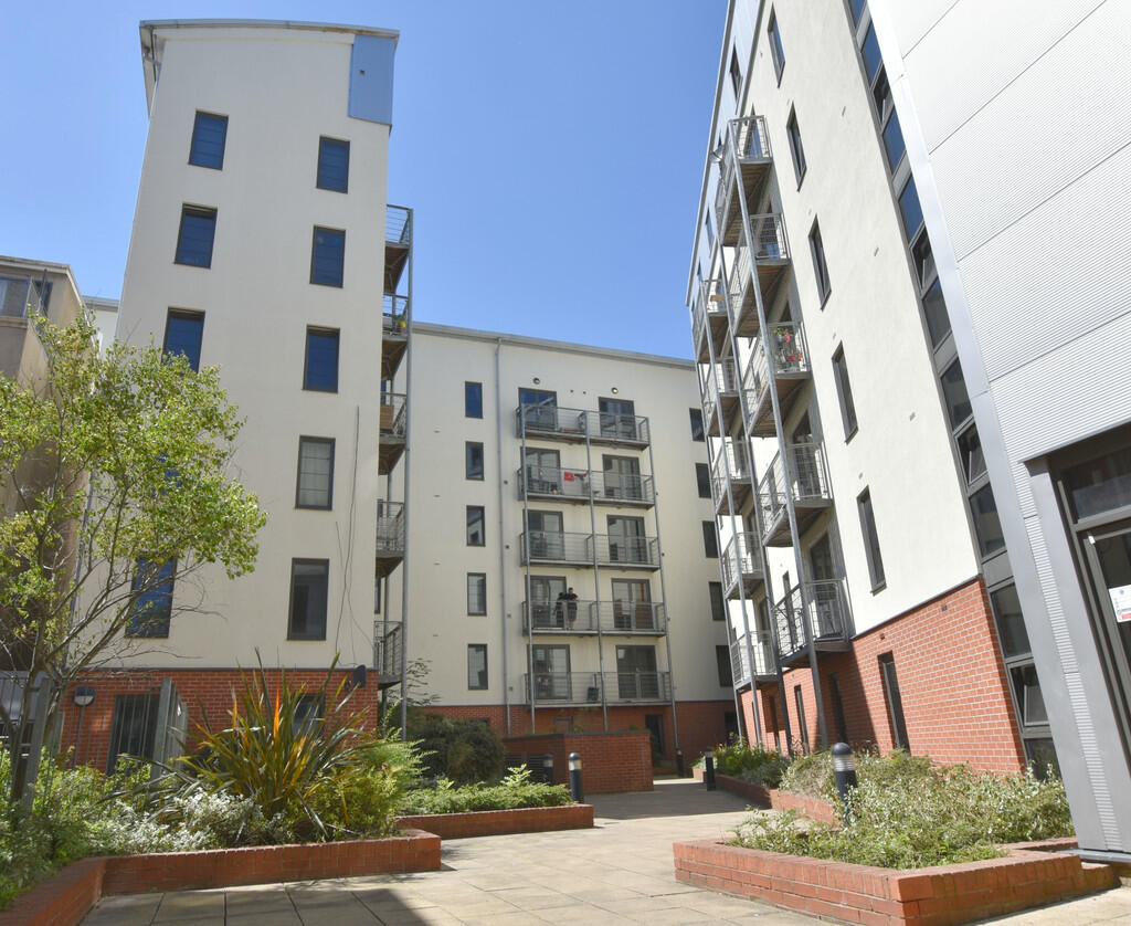1 bedroom apartment for rent in 49 park west, NG7