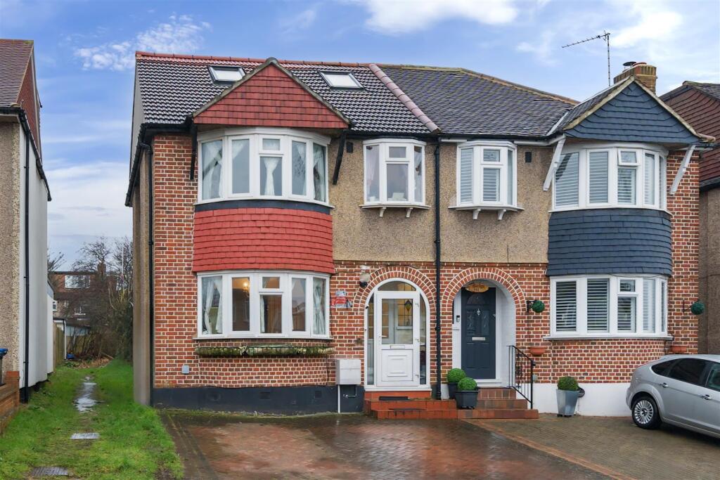 5 bedroom semi-detached house