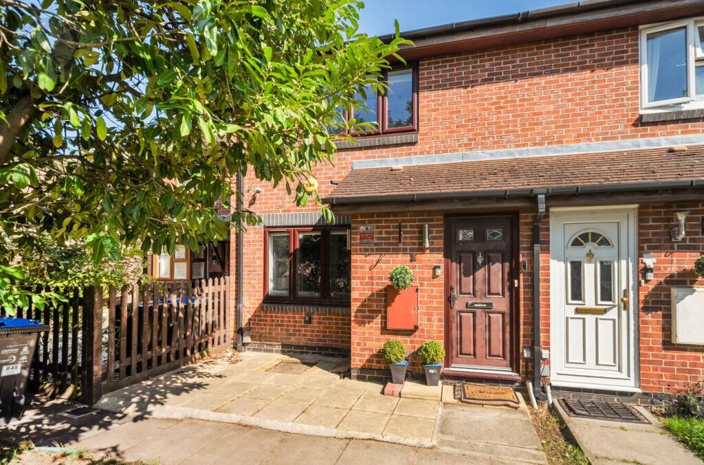 Main image of property: Fairfield Close, Colliers Wood Borders