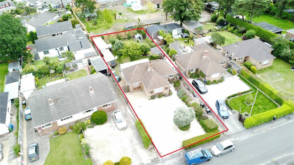 3 bedroom bungalow for sale in Albert Road, Corfe Mullen, Wimborne