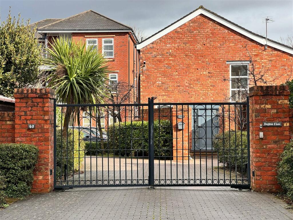 2 bedroom apartment for sale in Aughton Road, Southport, PR8 2AJ, PR8