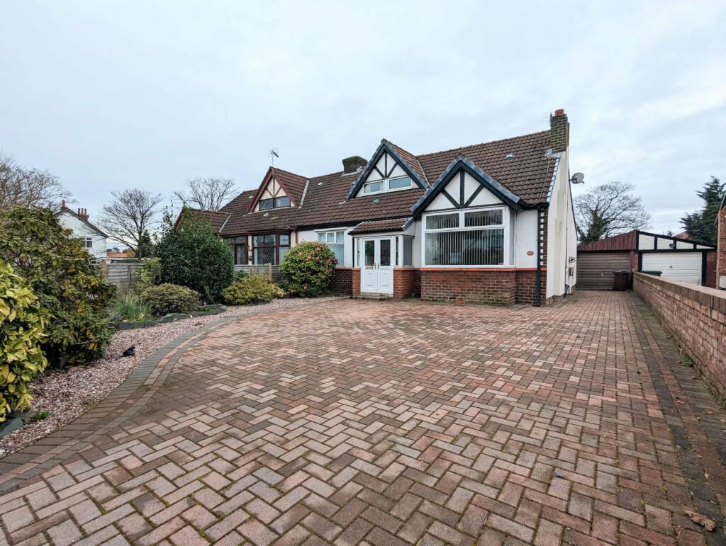 4 bedroom semidetached house for sale in Liverpool Road, Southport