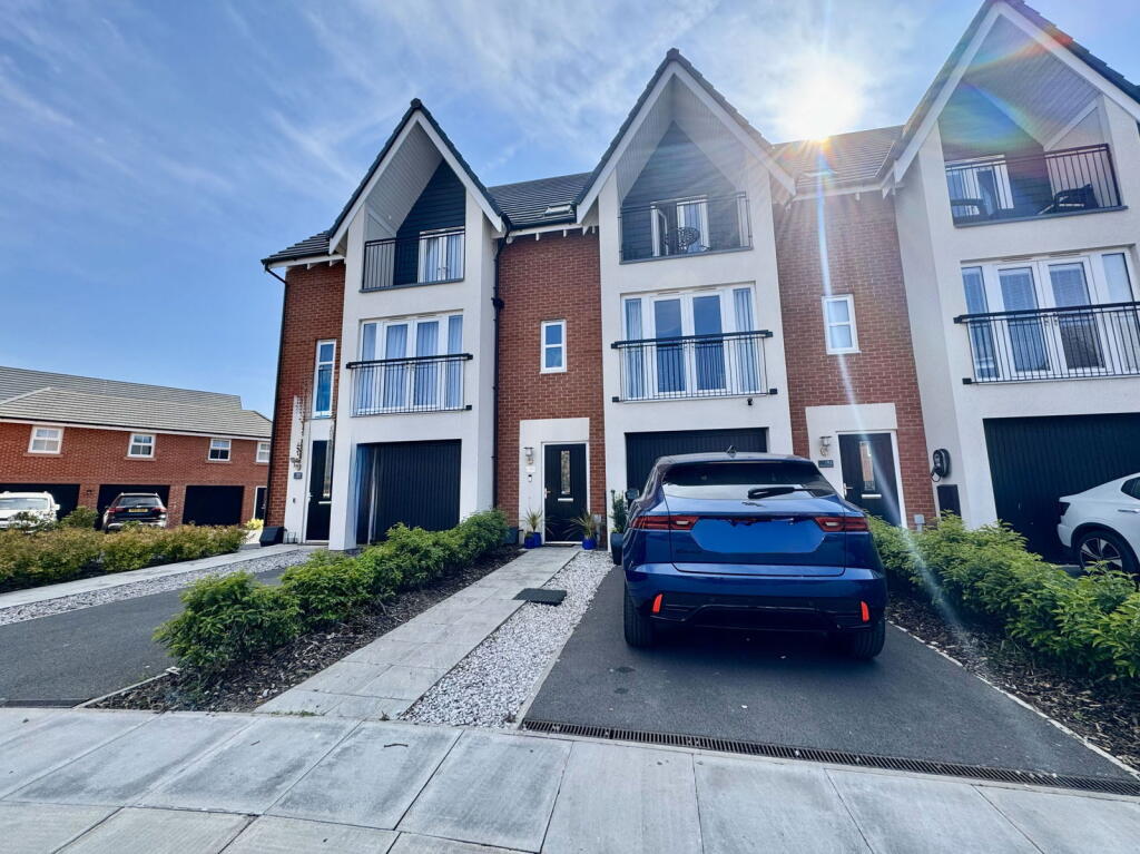 5 bedroom town house